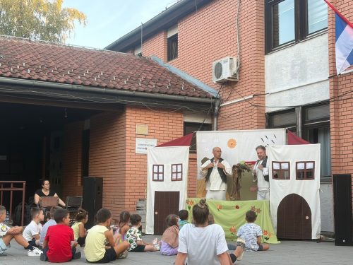 Успешно изведена луткарска представа „Шљиварски бој“