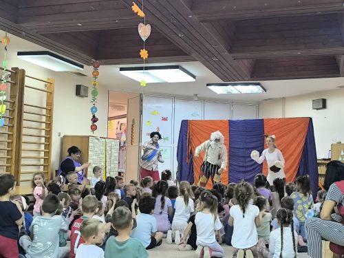 Музика, игра и другарство: „Шашави блуз“ одушевио најмлађе